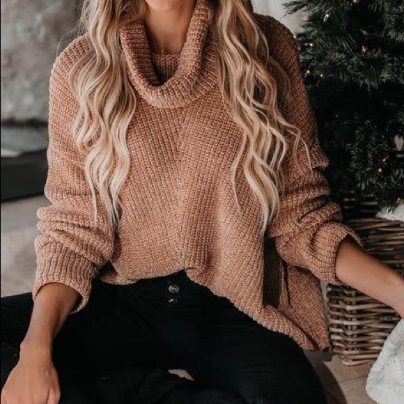 ✨HP✨ Vici turtle neck - Picture 2 of 7